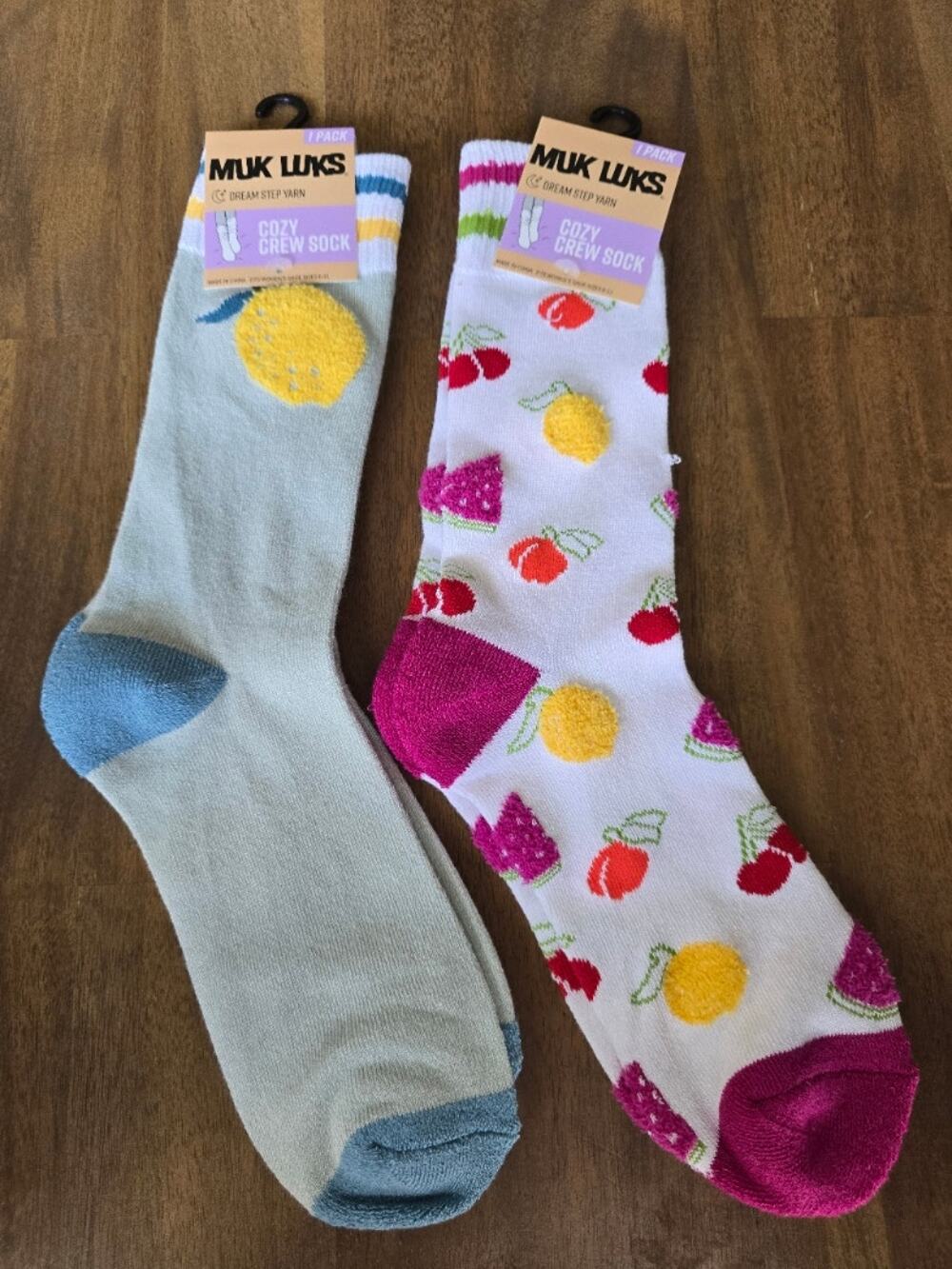 MUK LUKS Women's Dream Step Cozy Crew Sock, 1-Pack Lot of 2 Lemon/ Fruit